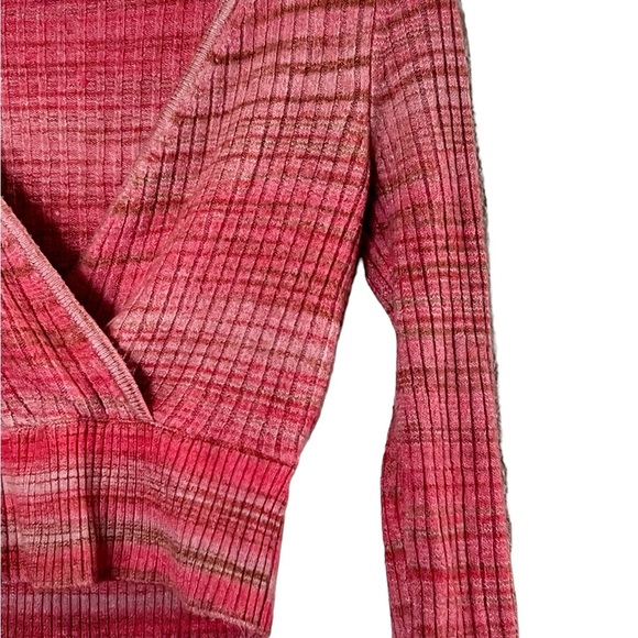 American Eagle | Pink wrap front striped knit v-neck fitted sweater size… - Picture 5 of 11